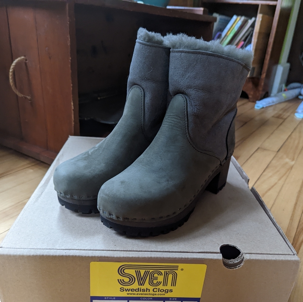Sven Swedish Clogs Shearling Boots 38